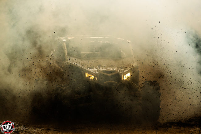 Maverick-X3-Xmr-Mud-riding-7-650x434.jpg