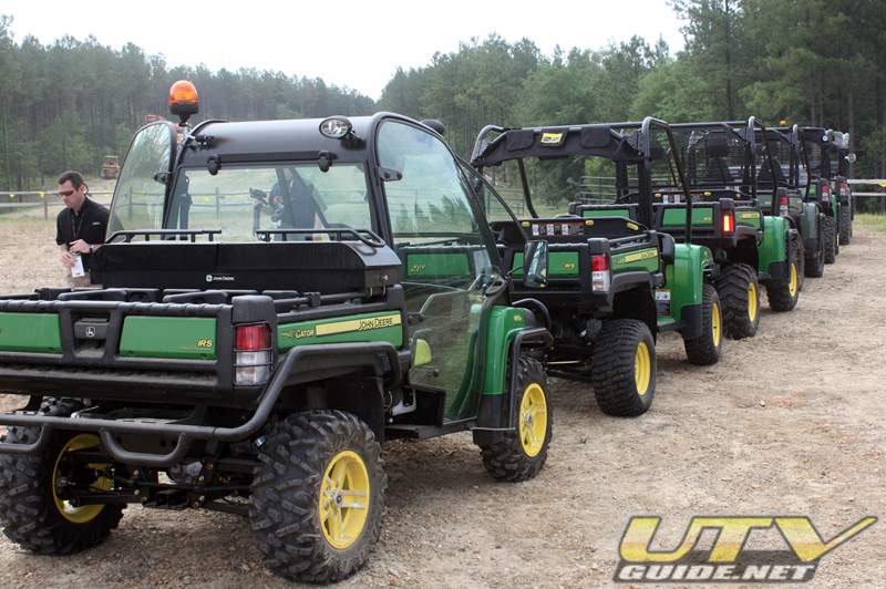 JohnDeere-GatorXUV825i-075.jpg