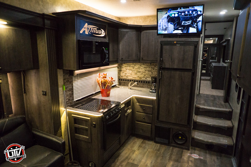 2018-attitude-39cr-5th-wheel-toy-hauler-utvunderground.com014.jpg
