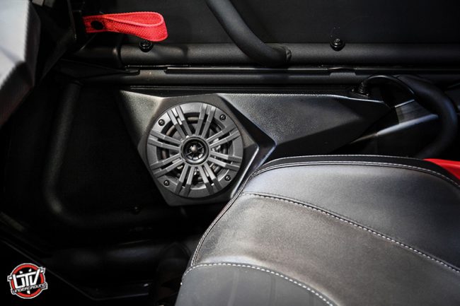 2017-ssv-works-can-am-maverick-x3-stereo-utvunderground.com002-650x433.jpg