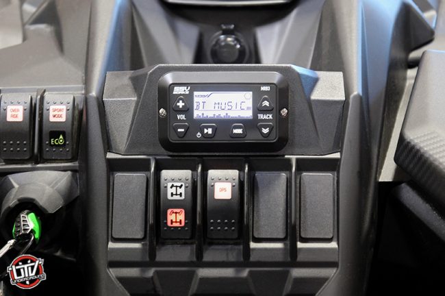2017-ssv-works-can-am-maverick-x3-stereo-utvunderground.com003-650x432.jpg