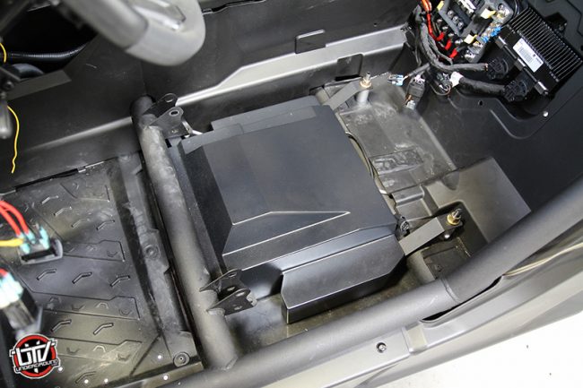 2017-ssv-works-can-am-maverick-x3-stereo-utvunderground.com004-650x433.jpg